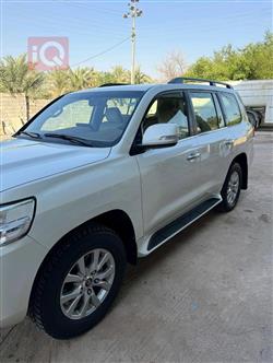 تۆیۆتا لاند کروزەر